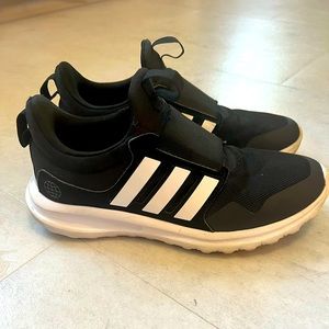 Adidas sneakers Big Kids Size 6